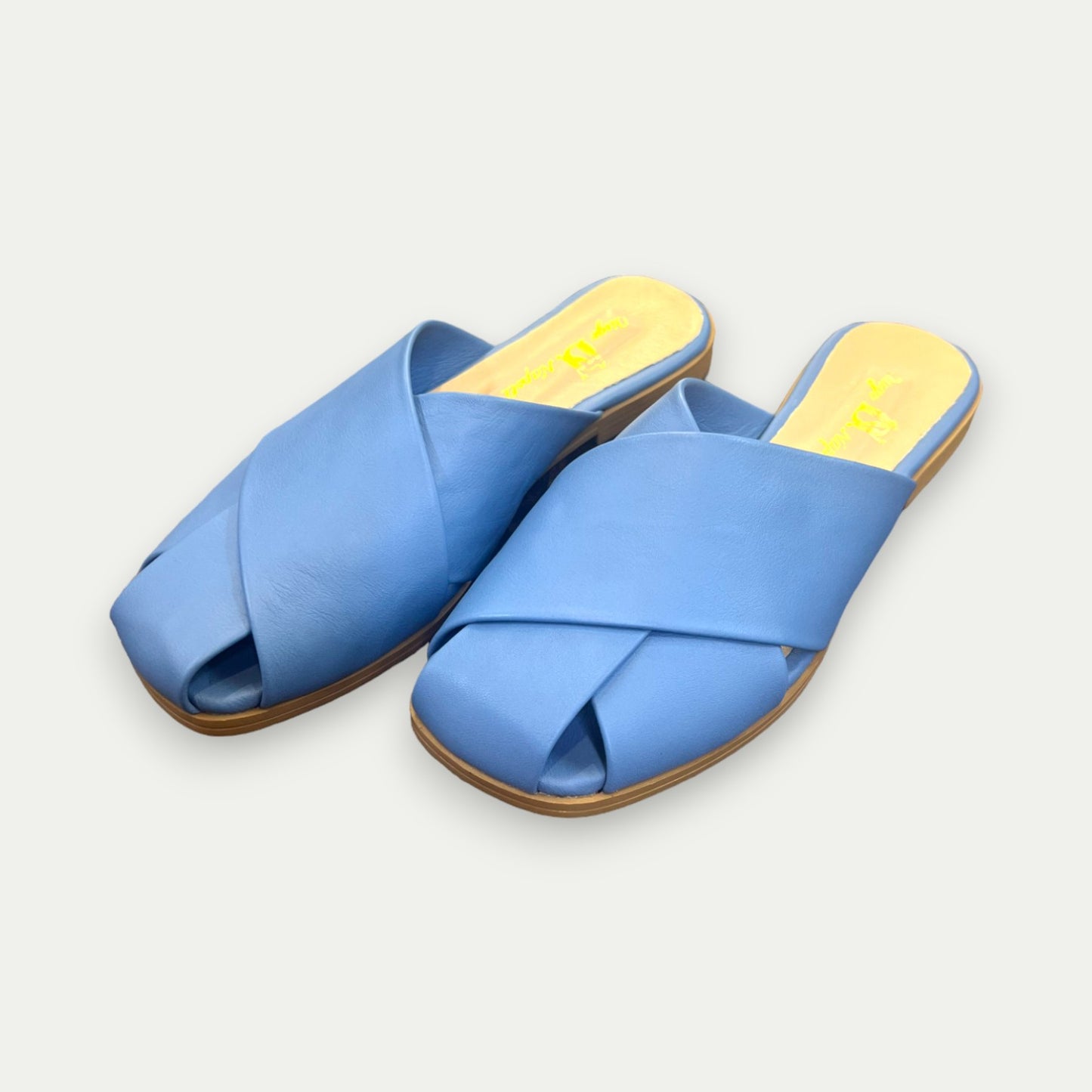 SANDALES MULES EN CUIR BLEU PLATES