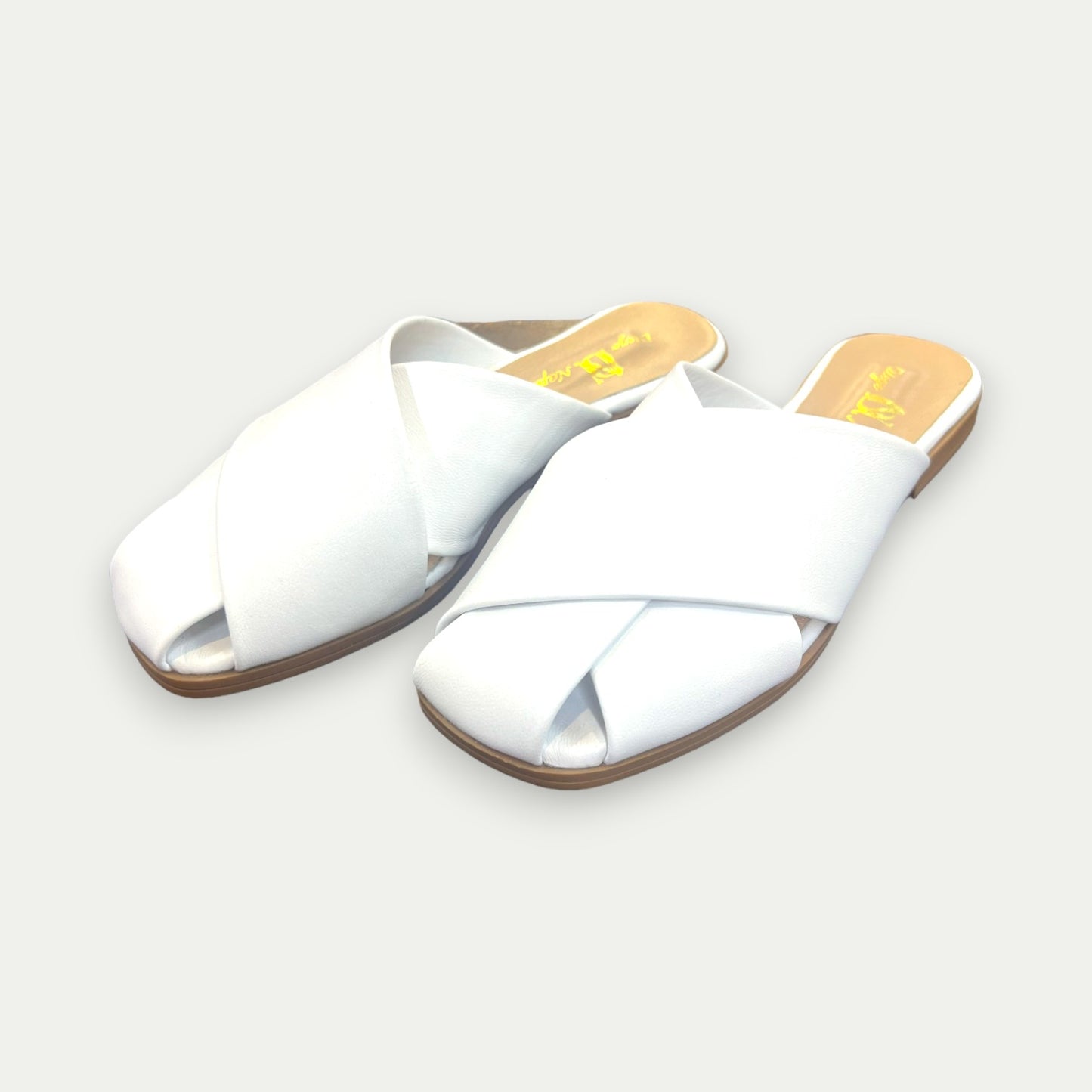 SANDALES MULES EN CUIR BLANC PLATES